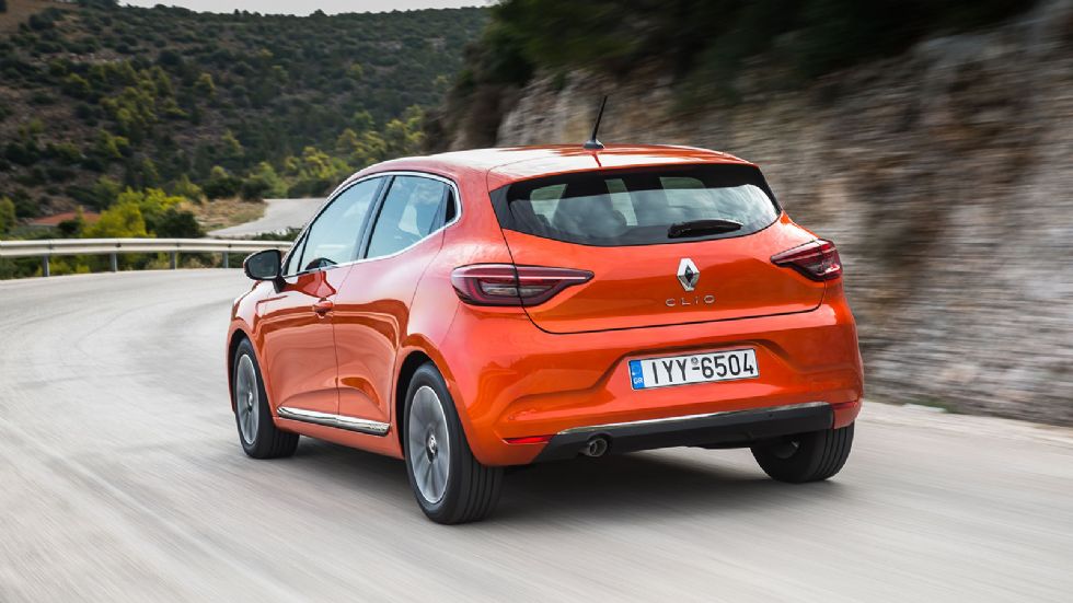 Τα Peugeot 208 και Renault Clio ισορροπούν με τον καλύτερο τρόπο ανάμεσα στην άνεση και την δυναμική συμπεριφορά.