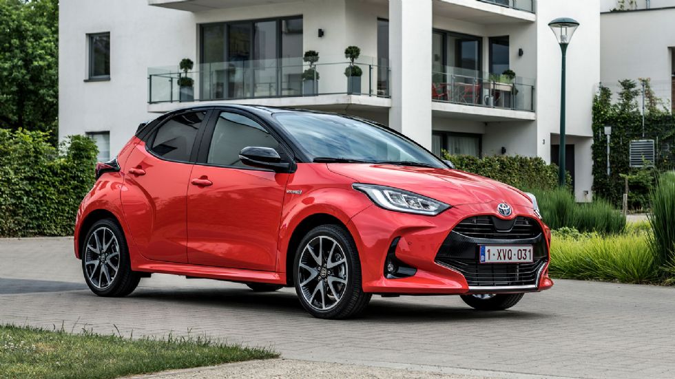 Το νέο Toyota Yaris είναι όμορφο σχεδιαστικά με το 5θυρο αμάξωμά του να εκφράζει έντονο δυναμισμό. 