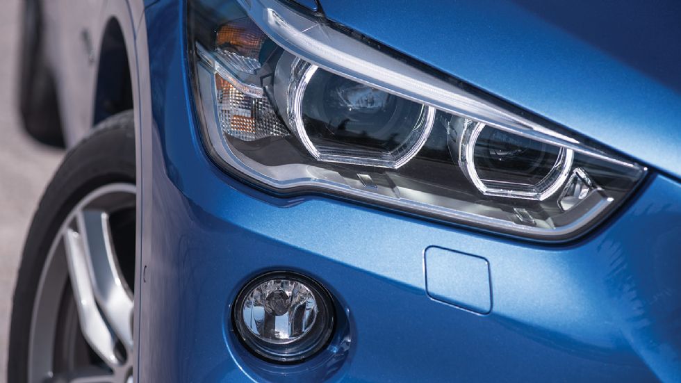 Τυπικό δείγμα γραφής από την BMW ο σχεδιασμός των εμπρός φώτων.
