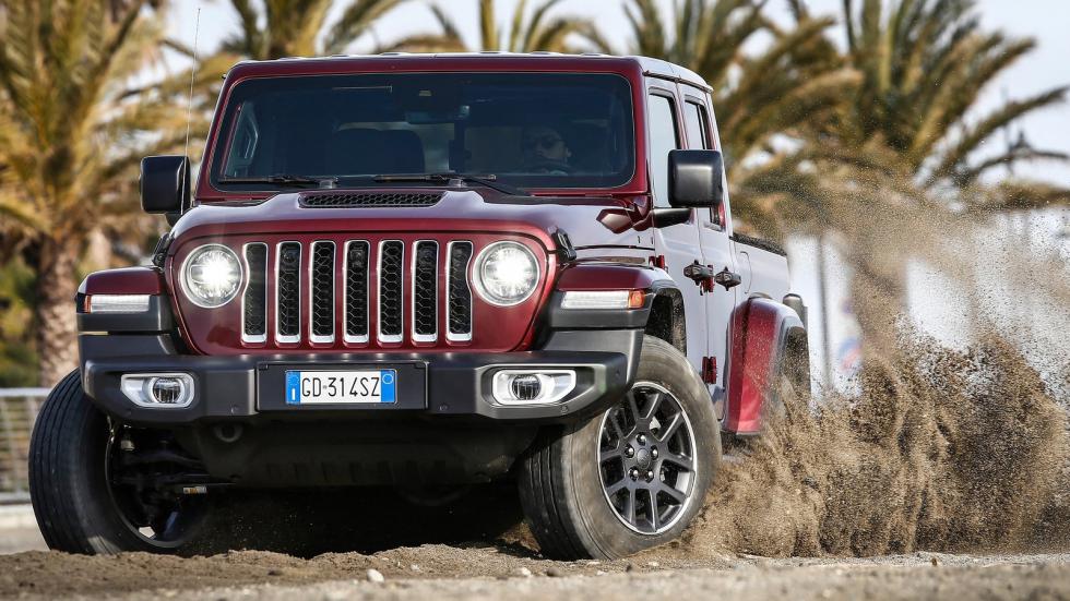 Το Jeep Gladiator είναι ένα εξημερωμένο θηρίο, που αποτελεί την αποθέωση των σύγχρονων διπλοκάμπινων pick-up.