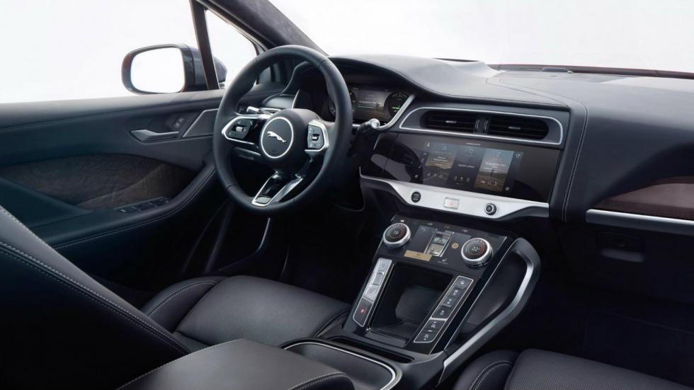 Εκτός από το premium εσωτερικό, η Jaguar I-Pace έχει τις καλύτερες επιδόσεις της λίστας μας, επιταχύνοντας στα 0-100 χλμ./ώρα σε 4,8 δευτερόλεπτα.