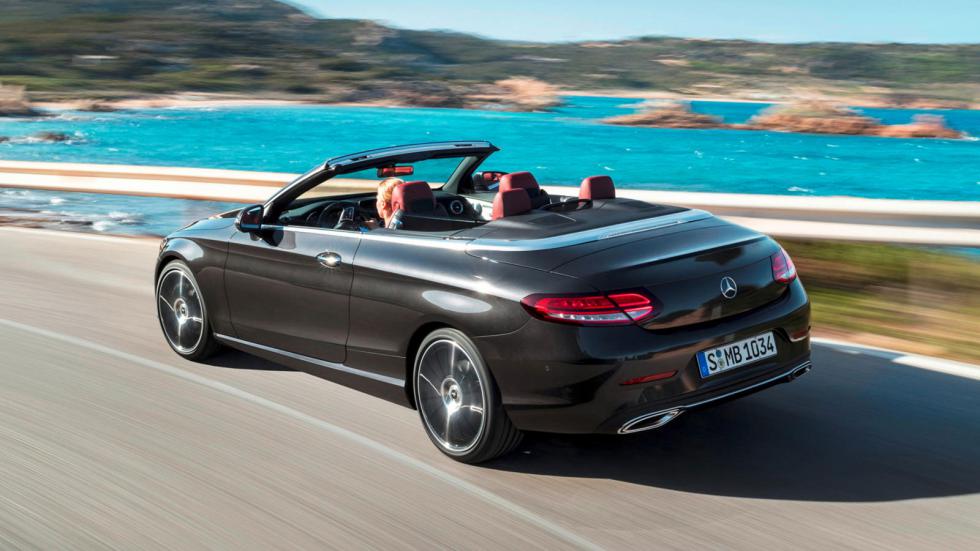 H Mercedes επιμένει στα Cabriolet