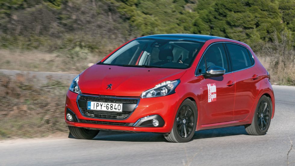 Το Peugeot 208 της δοκιμής μας εφοδιάζεται με τον 1,2 λτ. βενζινοκινητήρα των 110 ίππων και αυτόματο κιβώτιο.