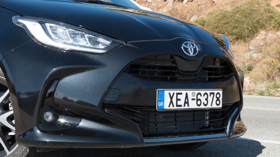 Toyota Yaris: Να το αγοράσω σε βενζίνη ή υβριδικό;