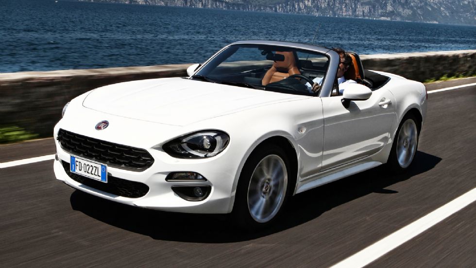 Η ανάρτηση του 124 Spider αποτελείται από διπλά ψαλίδια μπροστά και πολλαπλούς συνδέσμους πίσω, ένα layout ειδικά ρυθμισμένο για μεγαλύτερη σταθερότητα στο στρίψιμο και στο φρενάρισμα.