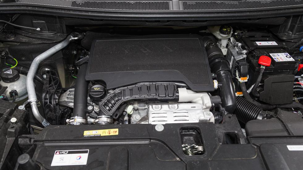 Ο 1,2 λίτρων κινητήρας του Peugeot 3008 ικανοποιεί απόλυτα με τις επιδόσεις, την οικονομία αλλά και τη λειτουργία του.
