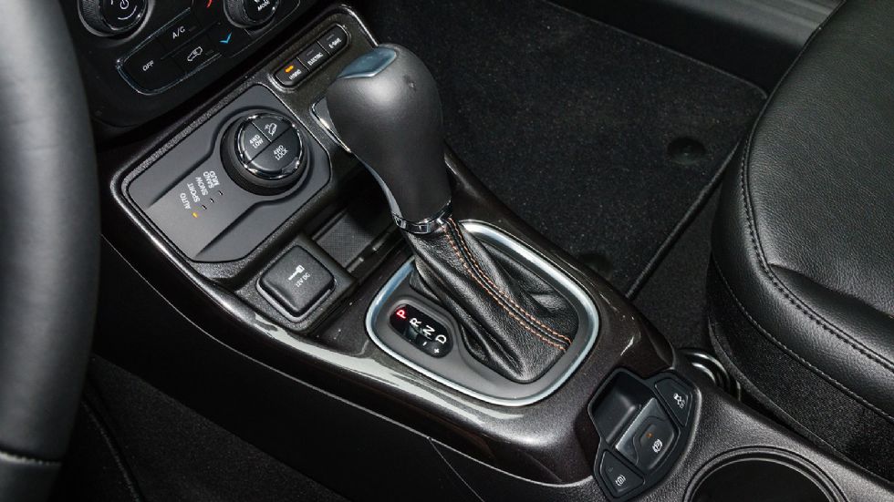 Δοκιμή: Νέο Jeep Compass 4xe με 190 PS