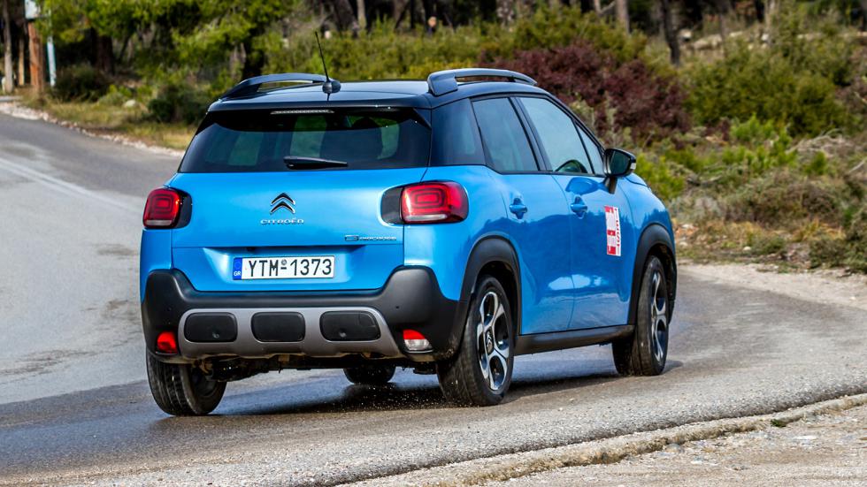 Με το C3 Aircross κάθε μετακίνηση καθίσταται ευχάριστη μέσω της άνεσης και της ευκολίας στη χρήση που επιδεικνύει. Εκτός δρόμου τα καταφέρνει πολύ καλά χάρη στο έξτρα σύστημα Grip Control.