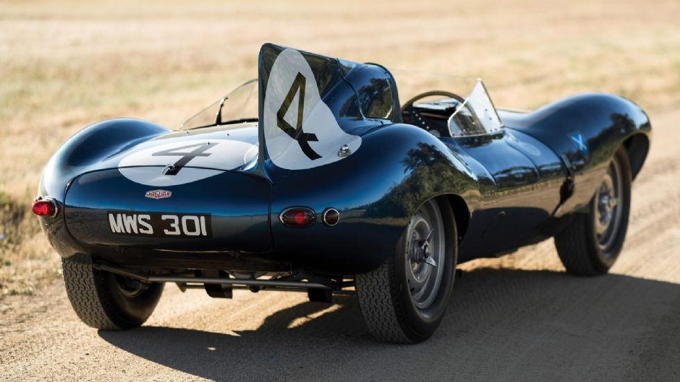 Με αριθμό σασί XKD 501, το αυτοκίνητο παραδόθηκε το 1955 στην σκωτσέζικη ομάδα Ecurie Ecosse. Στο Le Mans εμφανίστηκε την επόμενη χρονιά.