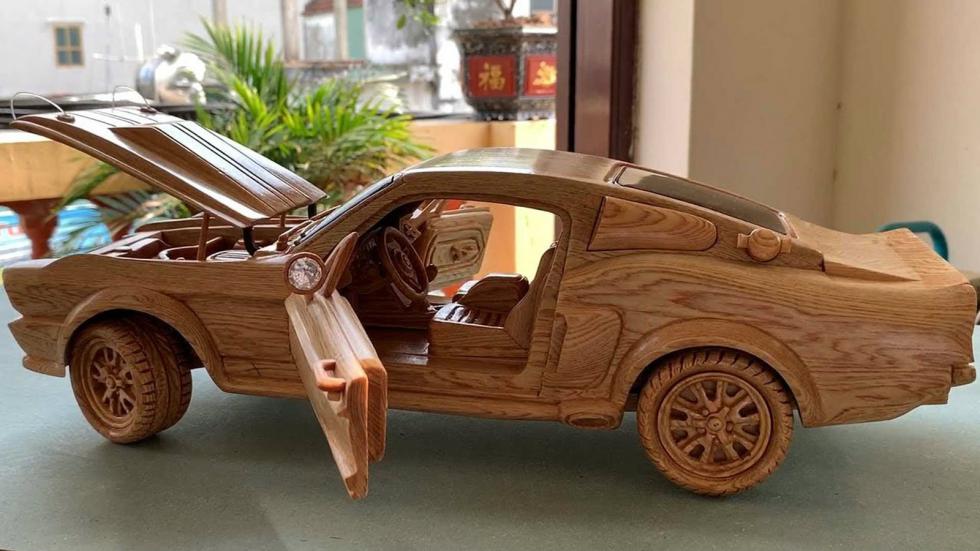 Ο καλλιτέχνης στο κανάλι Woodworking Art στο YouTube έχει καταπιαστεί πολλές φορές με την κατασκευή αυτοκινήτων μέσω της ξυλογλυπτικής. 