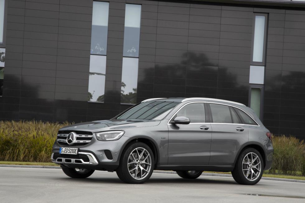 Η Mercedes GLC 300 de συνδυάζει ηλεκτρισμό και diesel (+τιμές)