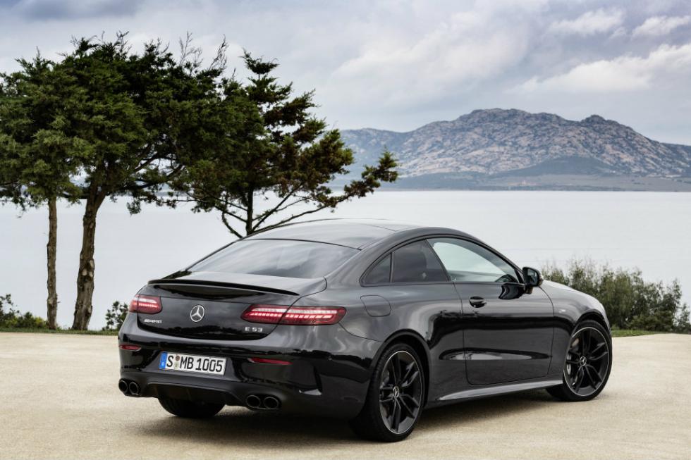 Οι ανανεωμένες Mercedes-AMG E 53 Coupe & Cabriolet