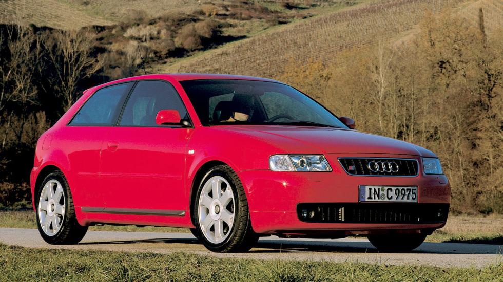 Η ιστορία του Audi S3 πρώτης γενιάς ξεκίνησε το 1999, δύο χρόνια αργότερα ήρθε μία αισθητική αναβάθμιση με ελαφρώς ισχυρότερο κινητήρα και η παραγωγή ολοκληρώθηκε στα μέσα του 2003.