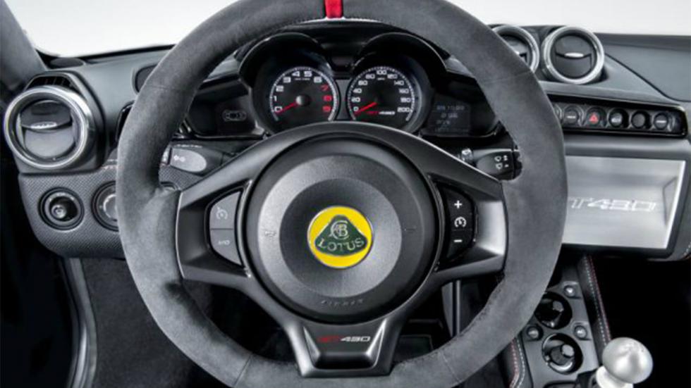 Η νέα Evora GT430 εξοπλίζεται με ένα V6 κινητήρα 3,5 λίτρων, ο οποίος προσφέρει 436 άλογα και ροπή 440Nm.