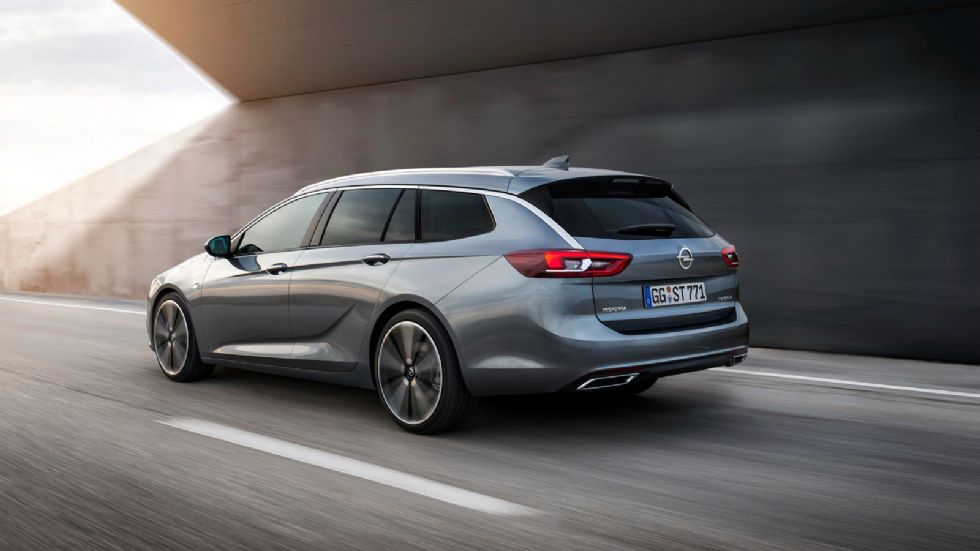 Το κορυφαίο πετρελαιοκίνητο Insignia κάνει το 0-100 σε 7,9 δλ., ενώ έχει τελική ταχύτητα 233 χλμ./ώρα. Η Opel ανακοινώνει κατανάλωση 7,5-8,0 λτ./100 χλμ., σύμφωνα με την πιο ρεαλιστική διαδικασία WLTP
