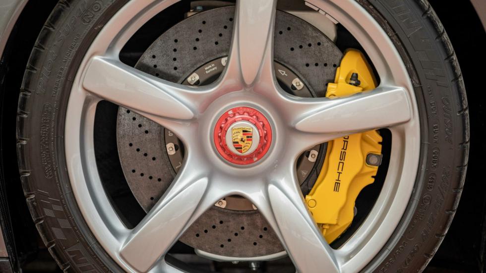 Αψεγάδιαστη Porsche Carrera GT ψάχνει... εκατομμυριούχο!