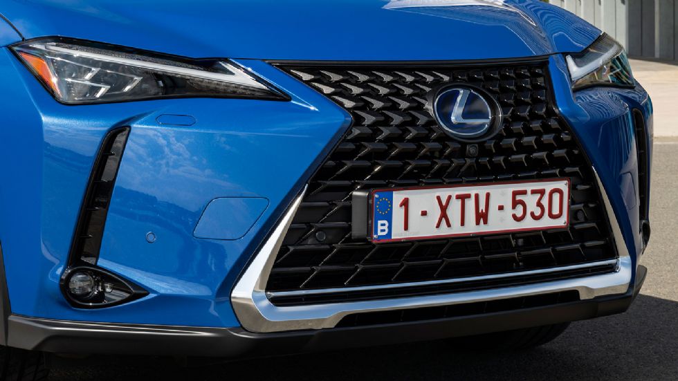 Οδηγούμε: Lexus UX 300e