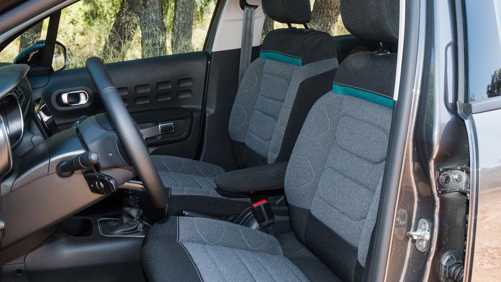Το Toyota Yaris απέναντι στους Γάλλους ανταγωνιστές του!