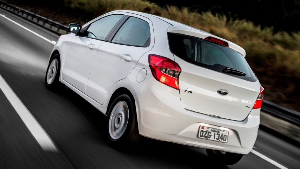 Το νέο Ford Ka (στη φωτό το βραζιλιάνικο μοντέλο) θα είναι μεγαλύτερο από το σημερινό, 5θυρο και θα δανείζεται τα μηχανικά του μέρη από το μεγαλύτερο Fiesta.