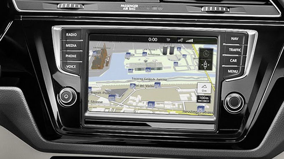 Tο νέο Touran εξοπλίζεται με μια σειρά από καινούργια συστήματα multimedia τεχνολογίας MirrorLink, συμβατά με τα λειτουργικά Apple CarPlay και Android Auto.