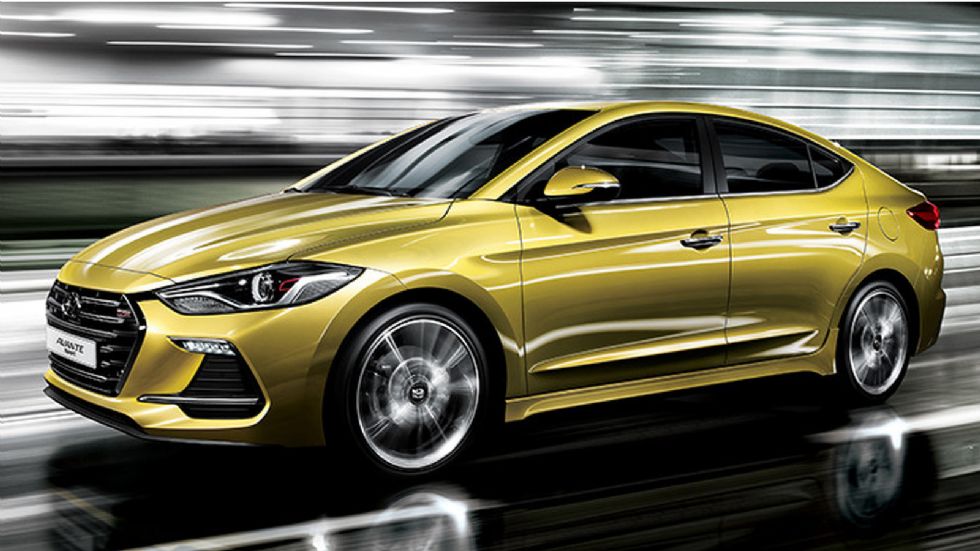 Το νέο Hyundai Elantra Sport φέρει τον turbo κινητήρα 1.6 T-GDi, ο οποίος έχει ισχύ 204 ίππων και ροπή 265 Nm, τιμές που του επιτρέπουν να κάνει το 0-100 σε 8 δλ.