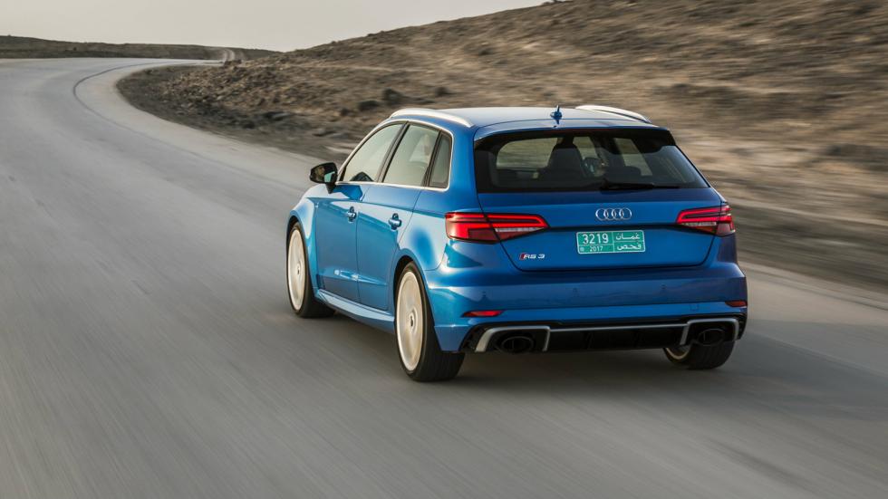 Η Audi υποστηρίζει πως το RS3 κάνει το 0-100 χλμ./ώρα σε 4,1 δεύτερα.
