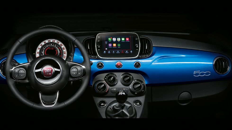 Το νέο σύστημα σύνδεσης των smartphones τοποθετείται για 1η φορά σε μοντέλο της Fiat και επιτρέπει στους χρήστες να έχουν πρόσβαση στις εφαρμογές της συσκευής τους μέσω της 7άρας οθόνης τους συστήματο