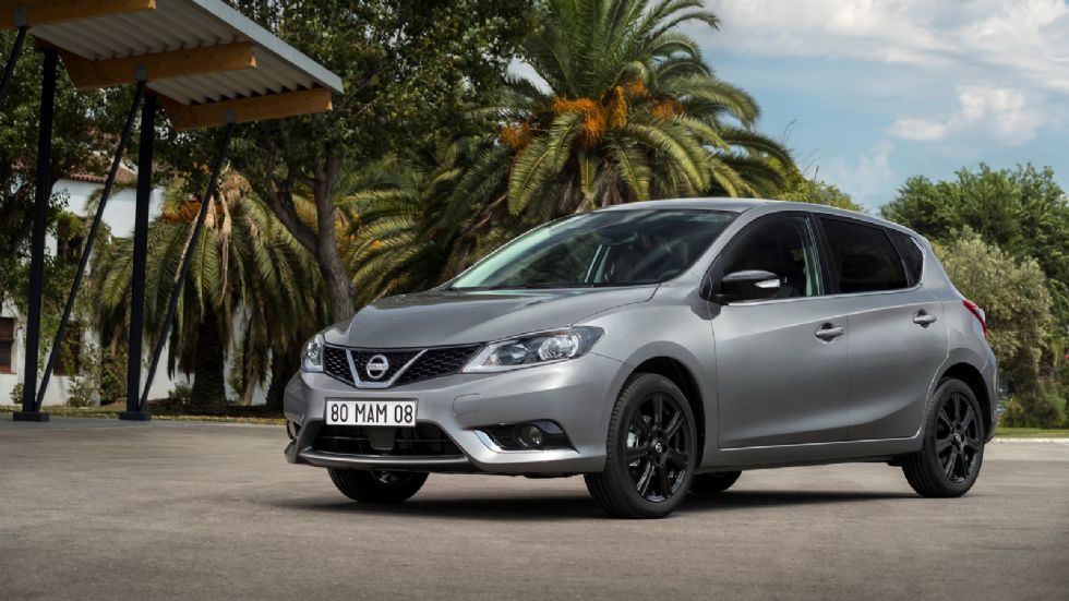 Το Nissan Pulsar αποκτά για την ευρωπαϊκή αγορά μια νέα έκδοση, την Black Edition. Στηρίζεται στην πλούσια έκδοση N-Connecta και ξεχωρίζει μέσω κάποιων προσθηκών που δικαιολογούν το όνομά της.