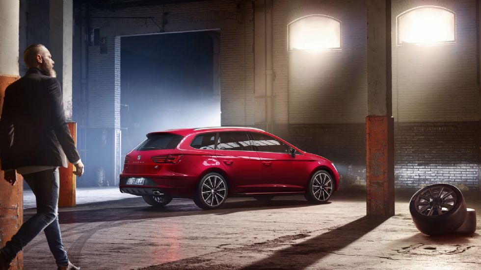 Το ανανεωμένο SEAT Leon CUPRA ST θα είναι διαθέσιμο και σε έκδοση με την 4Drive τετρακίνηση της μάρκας, η οποία θα συνδυάζεται με αυτόματο κιβώτιο διπλού συμπλέκτη DSG.