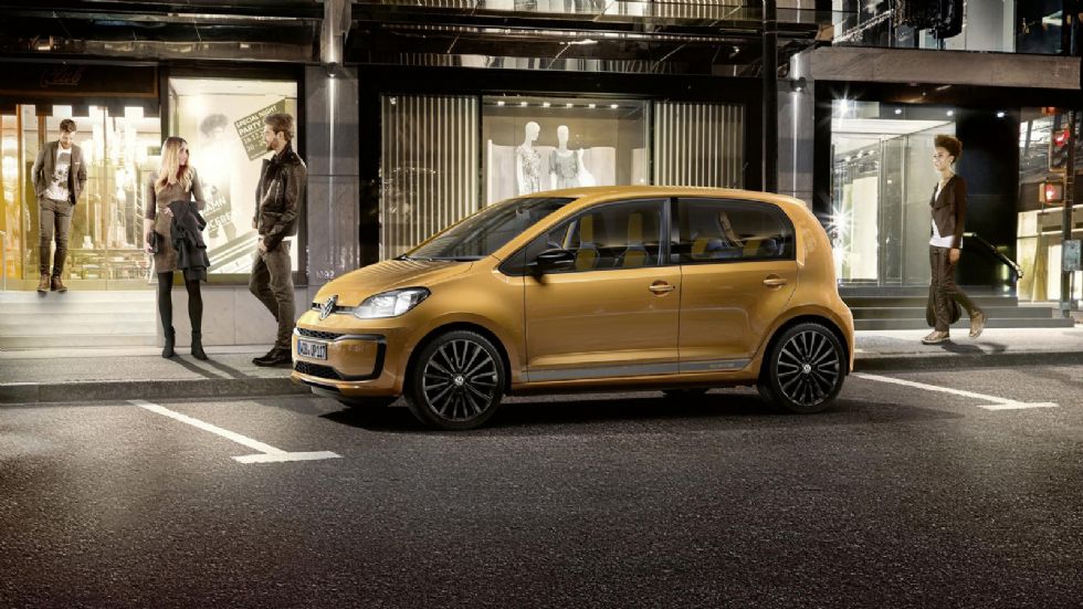 Αντλώντας έμπνευση από το Beetle «Special Bug» του 1982, το VW up! Special Edition βάφεται στη χρυσαφί απόχρωση Savana Gold, με τους μαύρους καθρέπτες και τροχούς να δημιουργούν μια όμορφη αντίθεση.