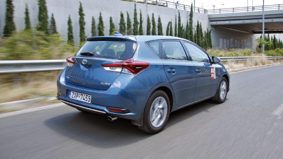 To Auris προσφέρει καλύτερη ποιότητα κύλισης και συνολικά είναι πιο άνετο.