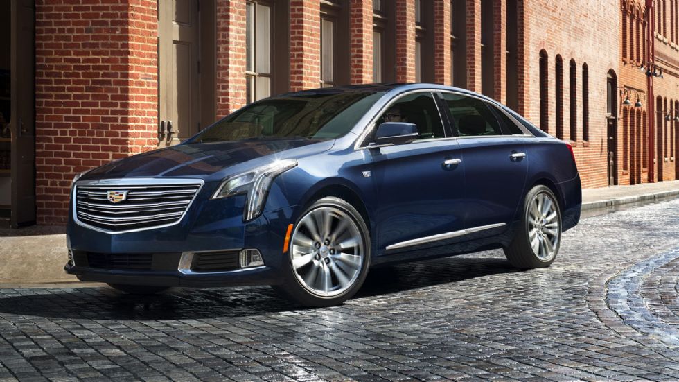 Η Cadillac αποκάλυψε την ανανεωμένη εκδοχή της XTS, με το μοντέλο να προσφέρει πλέον φρεσκαρισμένη εμφάνιση, περισσότερη τεχνολογία και βελτιωμένα οδικά χαρακτηριστικά.