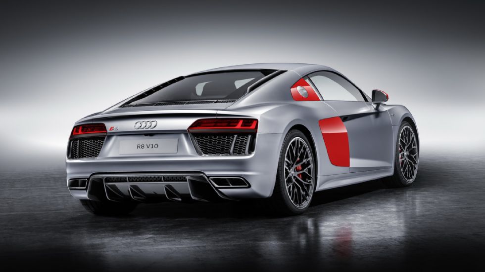 Το νέο R8 Audi Sport Edition θα κατασκευαστεί μόλις σε 200 αντίτυπα και θα φέρει τα χρώματα της Audi Sport, δηλαδή ασημί, κόκκινο και μαύρο.