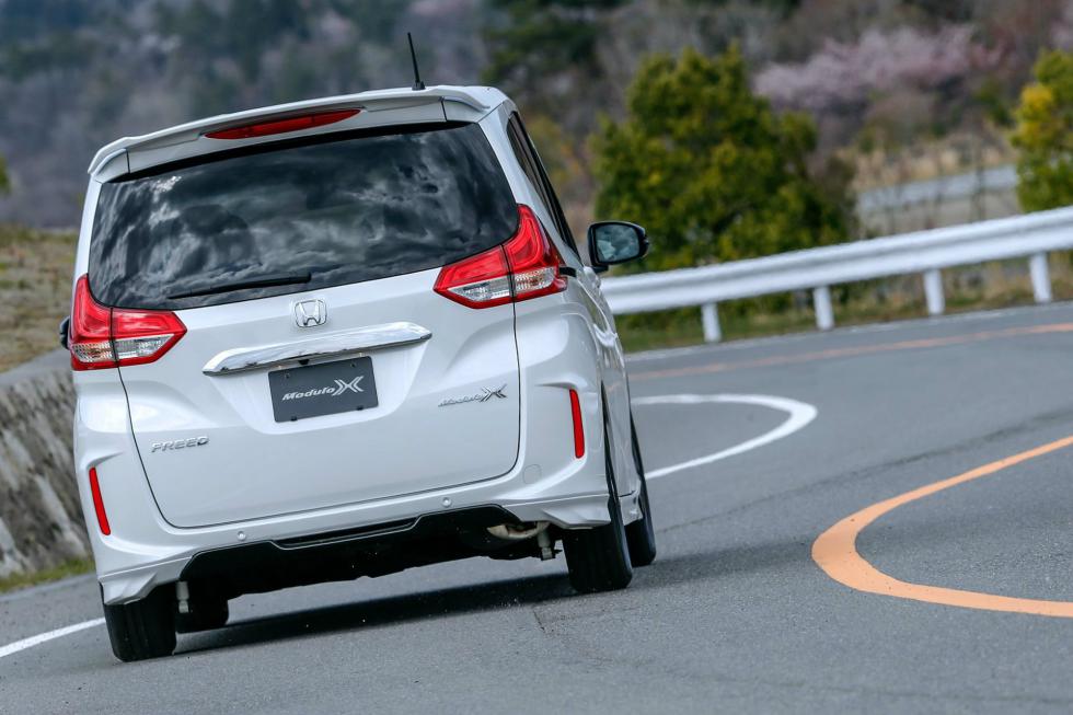 Ανανεωμένο Honda Freed Modulo X