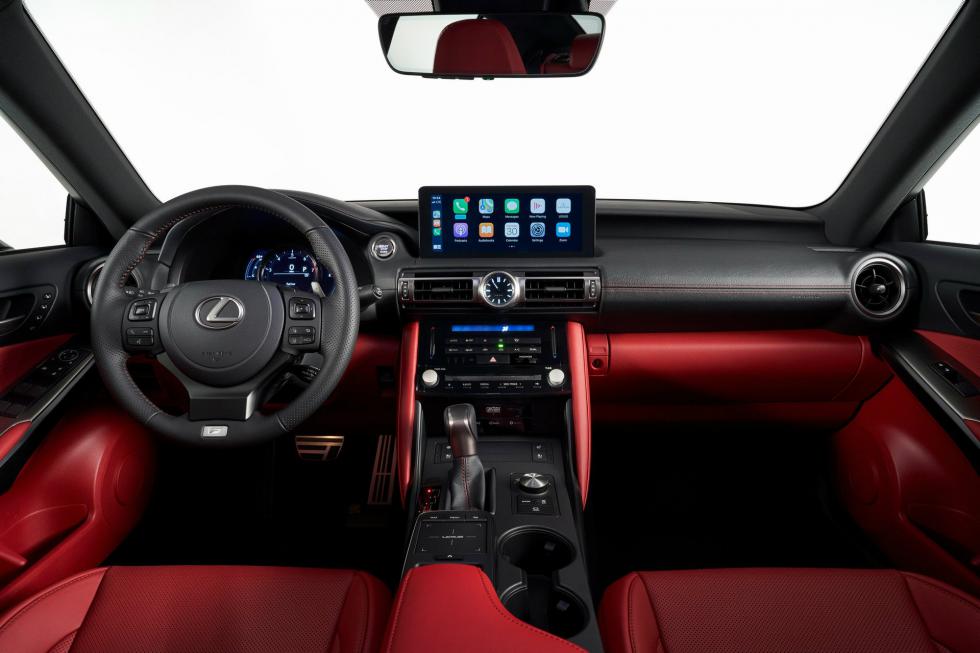 Πρεμιέρα για το ανανεωμένο Lexus IS