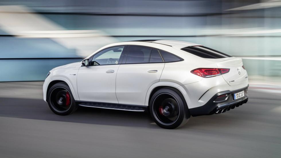 H Μercedes-AMG GLE 63 αποδίδει 571 άλογα και 750 Nm ροπής με την ισχύ της S έκδοσης να ανεβαίνει στα 612 άλογα και τα 850 Nm ροπής.