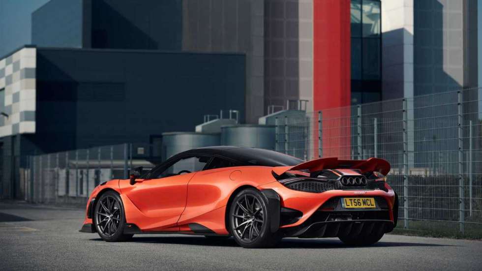 Η McLaren 765LT ανακλήθηκε γιατί ξεκολλούν τα πίσω παράθυρα!  