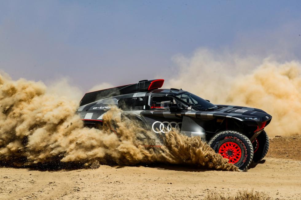 «Λιώνει» στο Μαρόκο το Audi RS Q e-tron