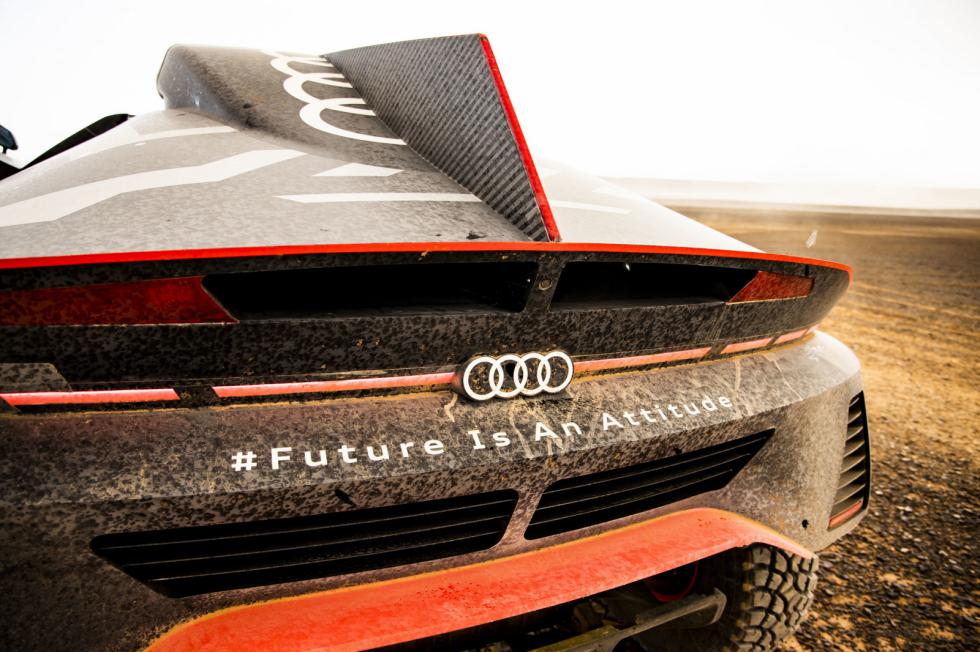 «Λιώνει» στο Μαρόκο το Audi RS Q e-tron