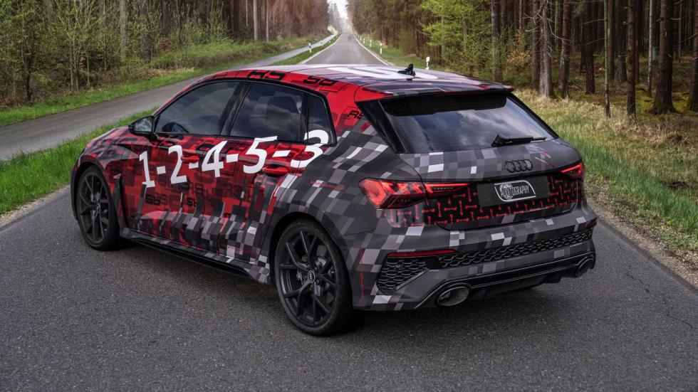 Το RS3 hatchback θα εξοπλίζεται με νέο σύστημα εξάτμισης με oval απολήξεις.