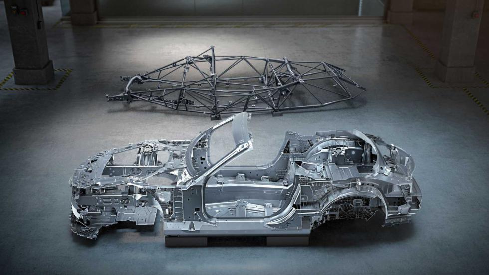 Στα άδυτα του κελύφους της νέας Mercedes-AMG SL