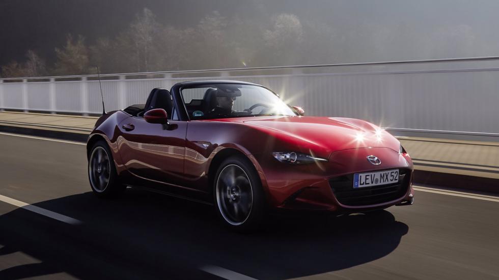 Mazda MX-5: Πιο άνετο και «τρένο» στις στροφές με το σύστημα KPC