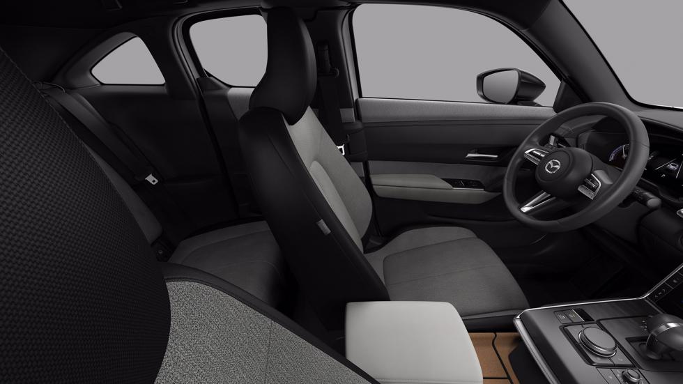 Mazda MX-30: Φορτίζει πιο γρήγορα και προσφέρεται σε νέα χρώματα