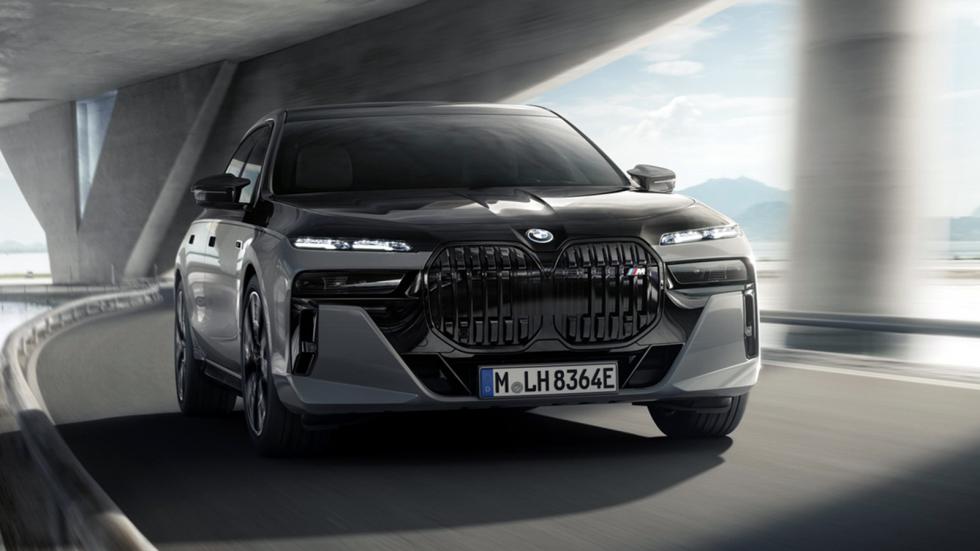 Νέα BMW Σειρά 7: Πλέον και ηλεκτρική και με οθόνη 31,3'' με ανάλυση 8Κ