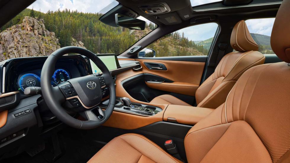 Toyota Crown Signia: Υβριδικό SUV με 246 άλογα και τετρακίνηση