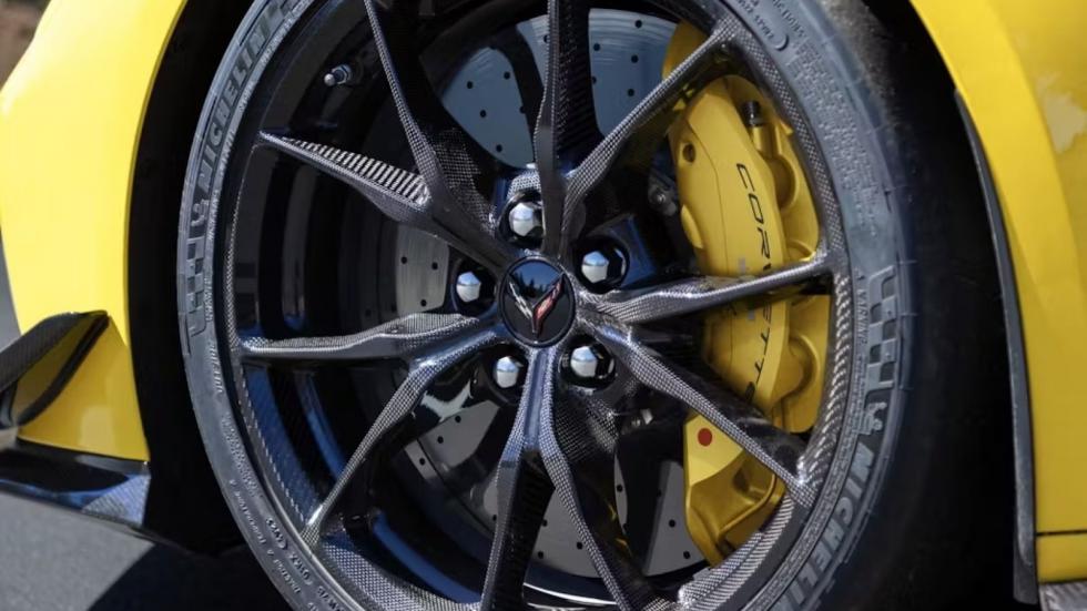 Η νέα Corvette ZR1 προσφέρει 10-πίστονες δαγκάνες
