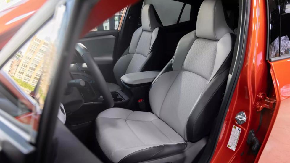 Subaru Uncharted: Νέο ηλεκτρικό SUV με σουλούπι Toyota C-HR+