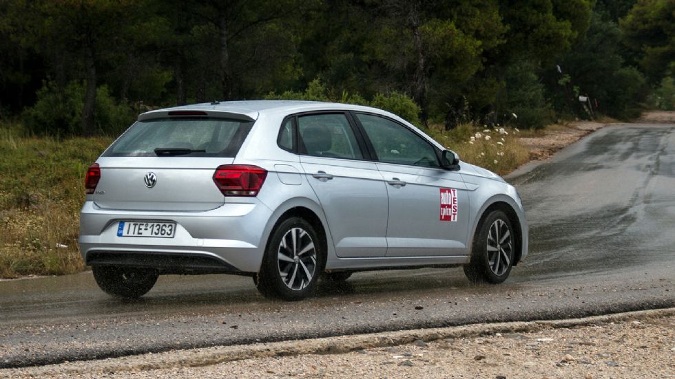 Το VW Polo έχει αίσθηση και ποιότητα κύλισης μεγαλύτερου αυτοκινήτου, ενώ έχει στάνταρ πλειάδα ηλεκτρονικών συστημάτων ασφάλειας και υποβοήθησης οδηγού.