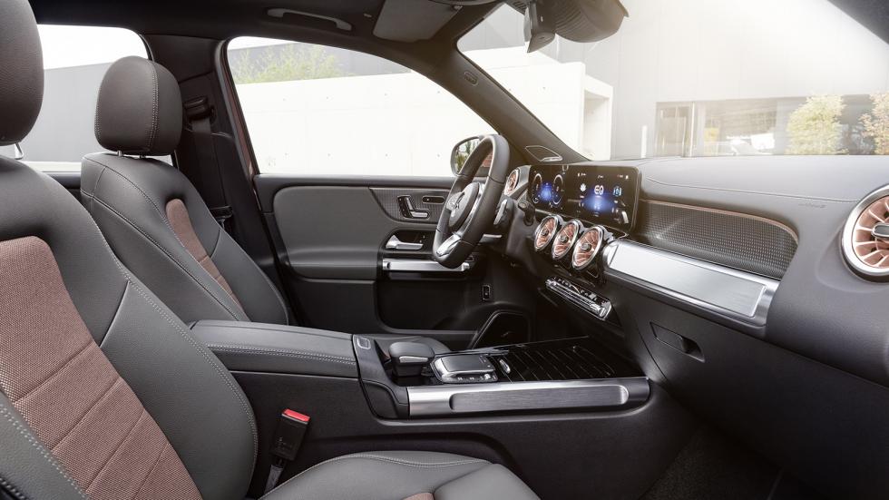 Mercedes EQB: Το 7θέσιο και premium ηλεκτρικό SUV