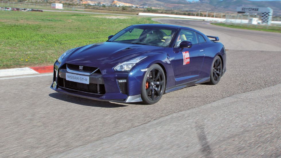 Με 570 άλογα και 1.827 κιλά το Nissan GT-R έχει αναλογία κιλών ανά ίππο 3,2.